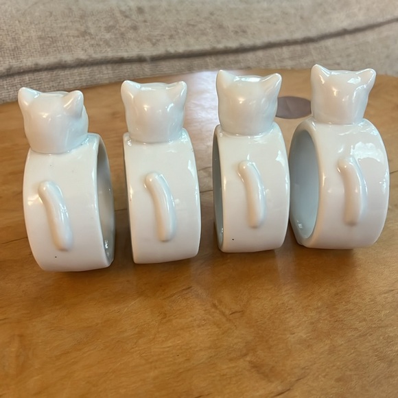 Ceramic white cat napkin rings - Picture 4 of 5